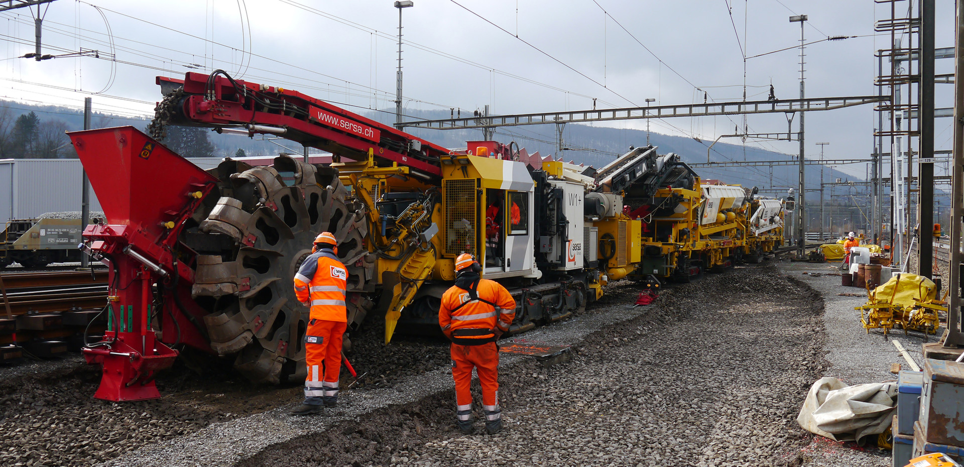 Weichen- und Streckenerneuerung mit Schotterreinigung Normalspur