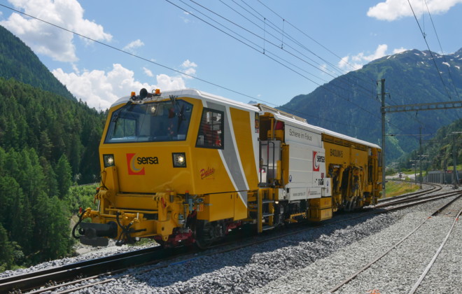 Systematischer Gleisunterhalt Meterspur Nivellier-Richt-Stopfmaschine B40UM-5